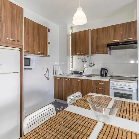 Sunny With Terrace In Lägenhet *