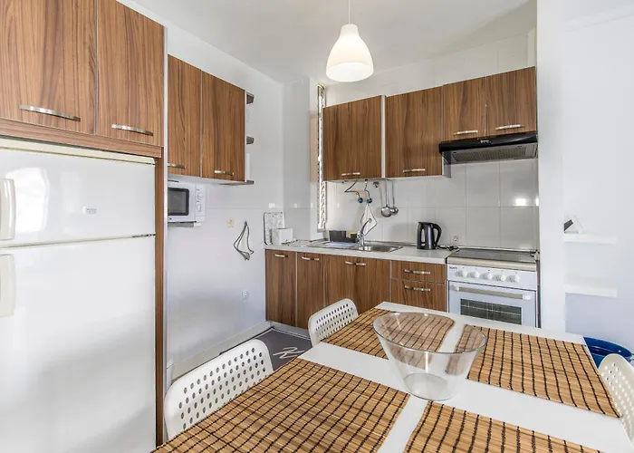 Sunny With Terrace In Lägenhet *