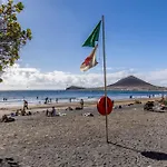 Apartamento Sunny With Terrace In